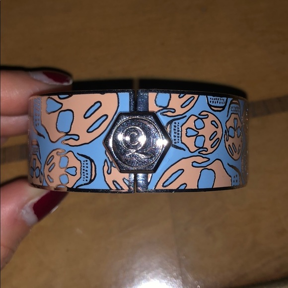 Alexander McQueen Skull Bangle - Picture 6 of 10